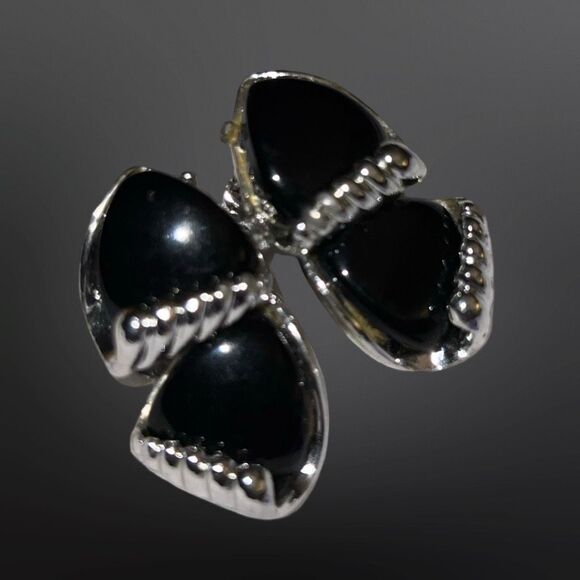 Vintage Charel Black/Silver Costume Jewelry Clip On Earrings B13 - Picture 4 of 4